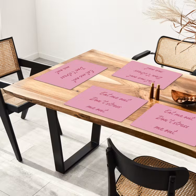 Eat me out don't stress me out - Roze - Handgeschreven Placemat vinyl groot -zzsfeer4_Kitchenyeah-website