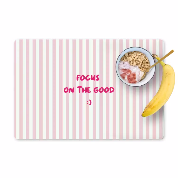 Focus on the good - Strepen - Roze - Smiley Placemat vinyl groot -zzzproduct_Kitchenyeah-website