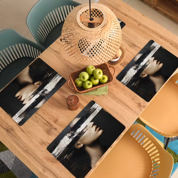 Gezicht - Vrouw - Zwart - Abstract Placemat vinyl groot -zzsfeer5_Kitchenyeah-website