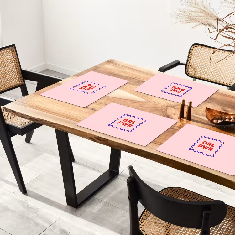 Grl pwr - Roze - Kader Placemat vinyl groot -zzsfeer4_Kitchenyeah-website