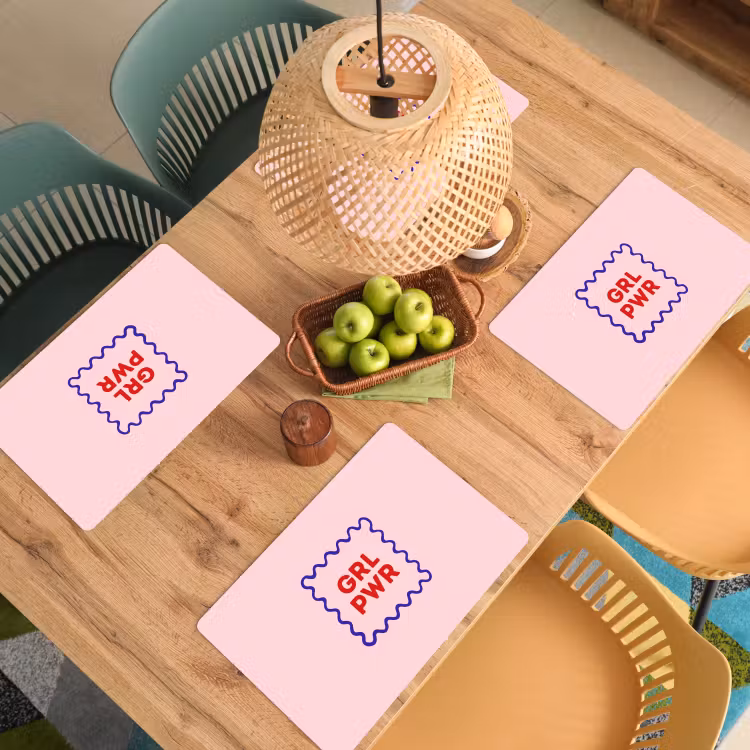 Grl pwr - Roze - Kader Placemat vinyl groot -zzsfeer5_Kitchenyeah-website