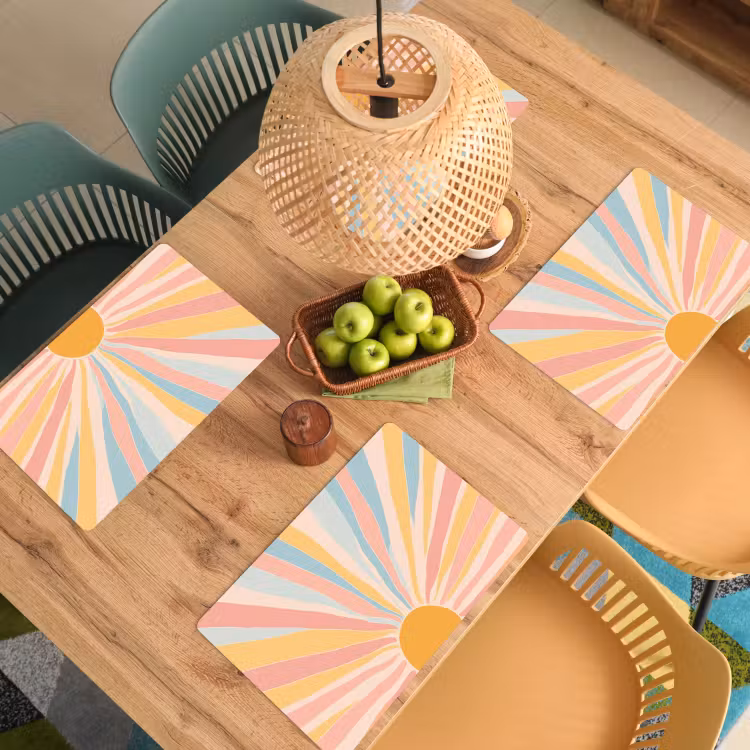 Illustratie - Zon - Pastelkleuren Placemat vinyl groot -zzsfeer5_Kitchenyeah-website