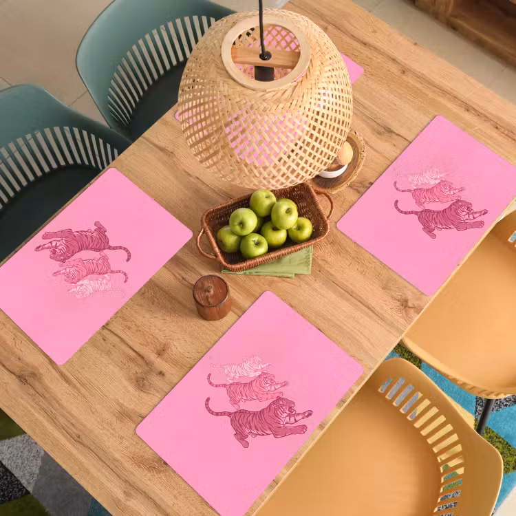 Kat - Springend - Dieren - Roze - Modern Placemat vinyl groot -zzsfeer5_Kitchenyeah-website