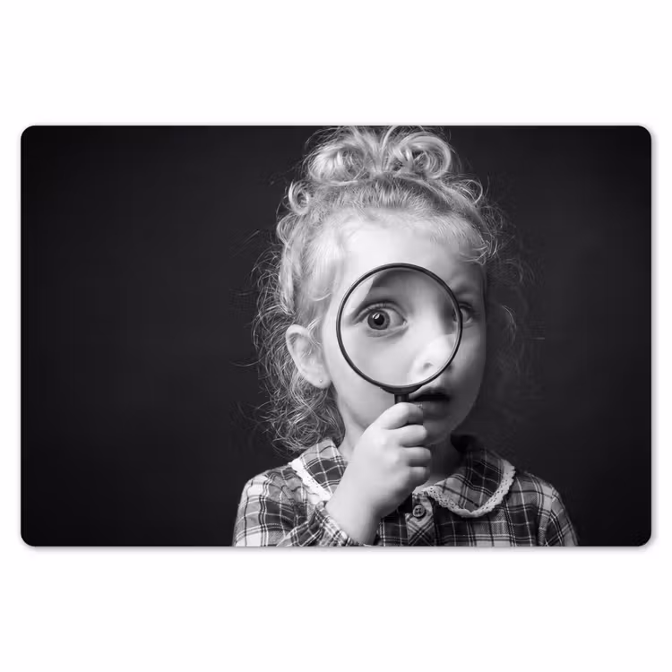 Kind - Vergrootglas - Portret - Zwart-wit Placemat vinyl groot -zzsfeer1_Kitchenyeah-website