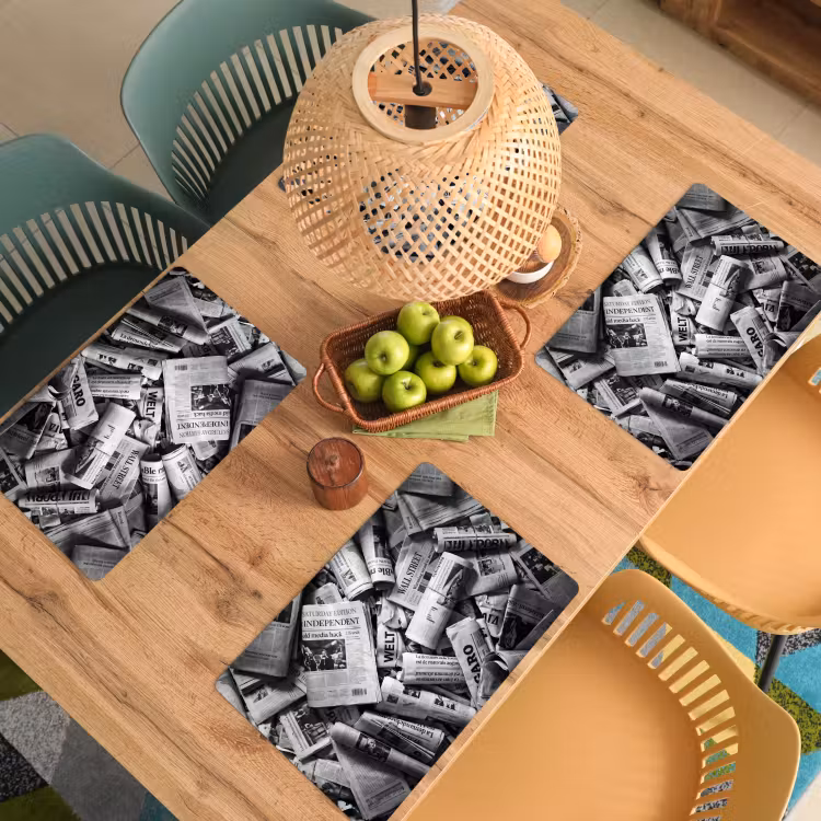 Krant - Stapel - Nieuws - Zwart-wit Placemat vinyl groot -zzsfeer5_Kitchenyeah-website