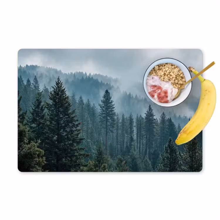 Naaldwoud - Bergen - Mist Placemat vinyl groot -zzzproduct_Kitchenyeah-website