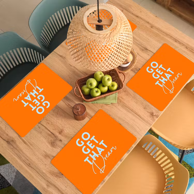 Oranje - Blauw - Go get that dream Placemat vinyl groot -zzsfeer5_Kitchenyeah-website