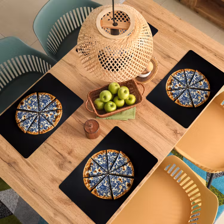 Pizza - Eten - Delftsblauw Placemat vinyl groot -zzsfeer5_Kitchenyeah-website