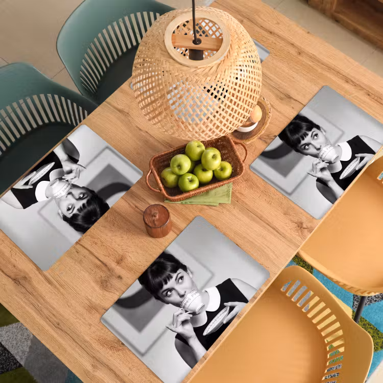 Portret - Thee - Vrouw Placemat vinyl groot -zzsfeer5_Kitchenyeah-website