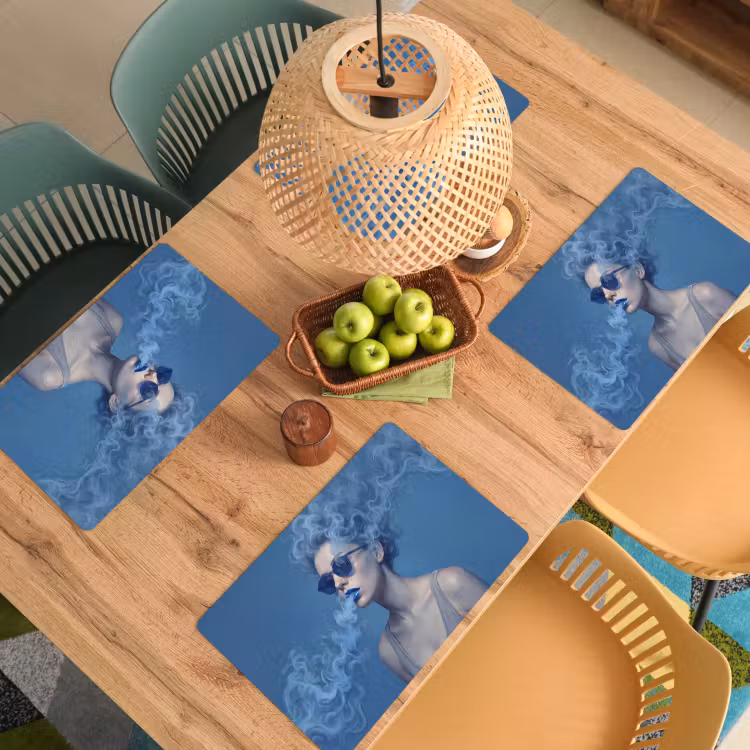 Portret - Zonnebril - Rook - Abstract - Blauw Placemat vinyl groot -zzsfeer5_Kitchenyeah-website