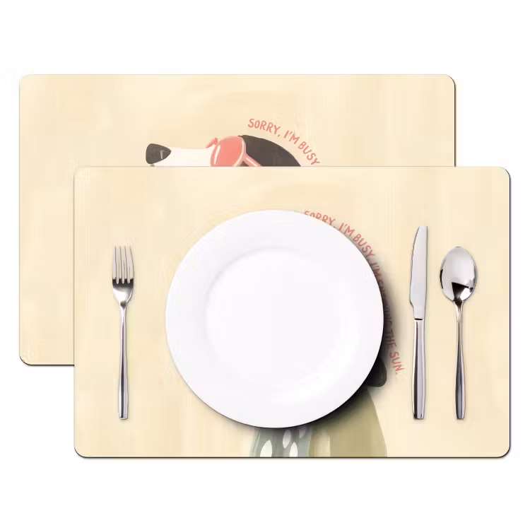 Quote - Hond - Zonnebril Placemat vinyl groot -zzsfeer2_Kitchenyeah-website