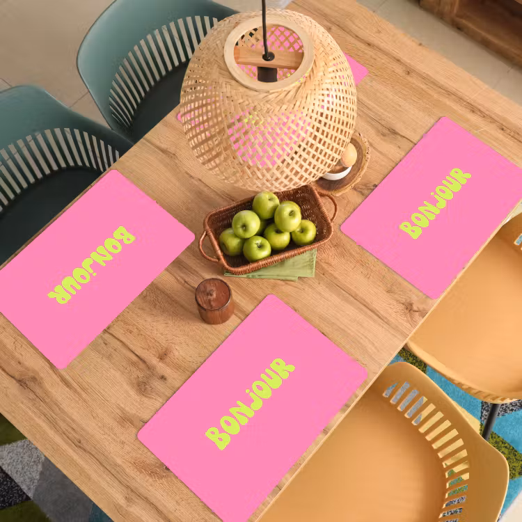 Roze - Groene bonjour - Organisch Placemat vinyl groot -zzsfeer5_Kitchenyeah-website