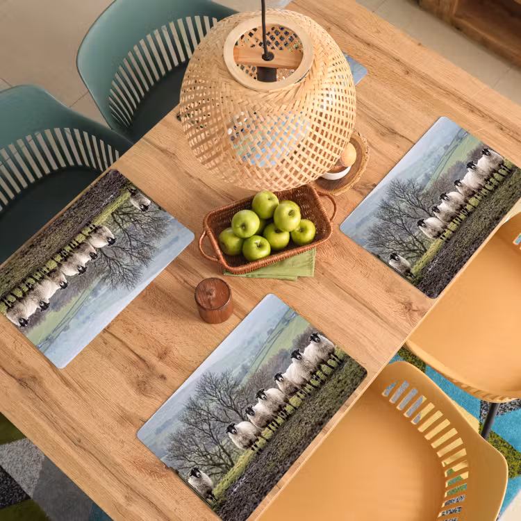 Schapen - Rij - Weide - Dieren - Platteland Placemat vinyl groot -zzsfeer5_Kitchenyeah-website