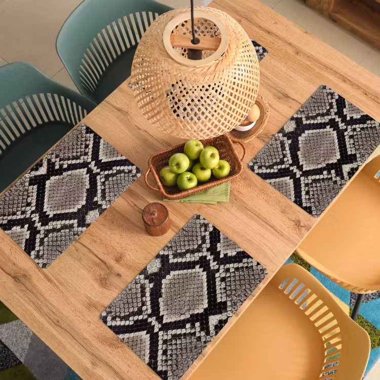 Slangenleer - Patroon - Beige Placemat vinyl groot -zzsfeer5_Kitchenyeah-website