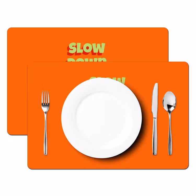 Slow down you're doing fine - Oranje - Simple Placemat vinyl groot -zzsfeer2_Kitchenyeah-website