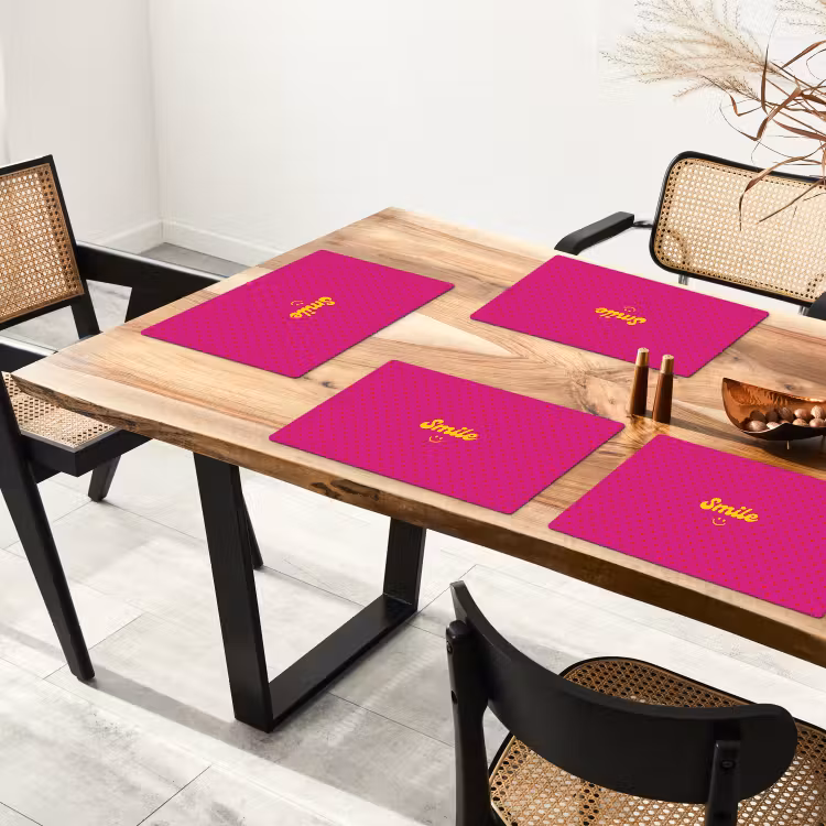 Smile - Stippen - Roze Placemat vinyl groot -zzsfeer4_Kitchenyeah-website