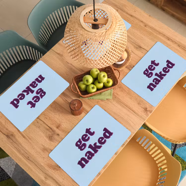 Speels - Boodschap - Blauw Placemat vinyl groot -zzsfeer5_Kitchenyeah-website