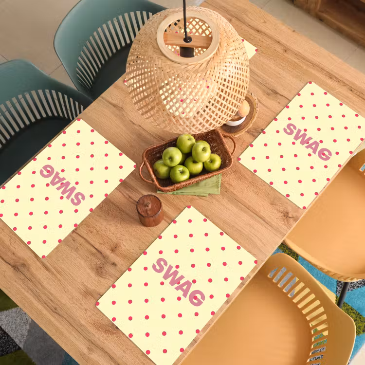 Swag - Roze - Stippen - Geel Placemat vinyl groot -zzsfeer5_Kitchenyeah-website