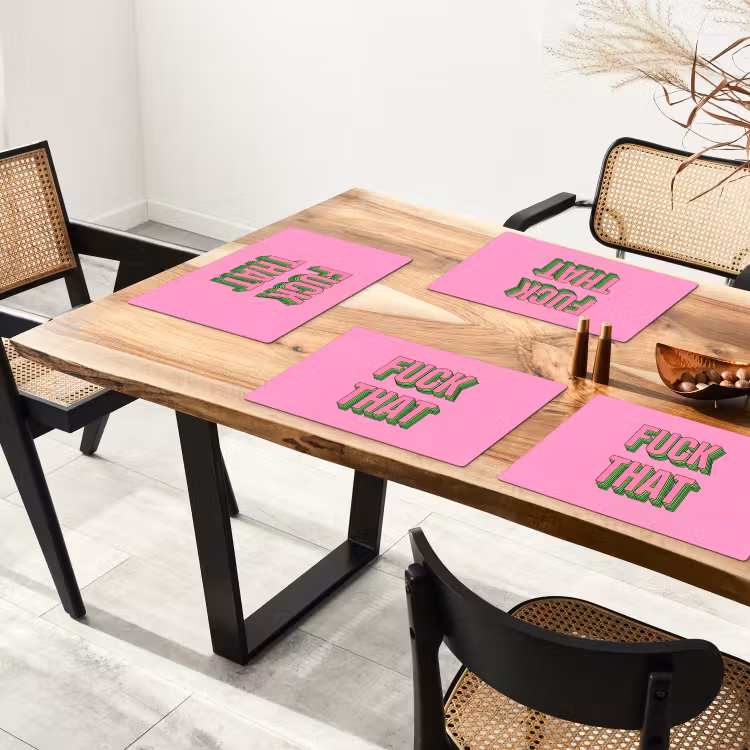 Tekst - Bold - Roze Placemat vinyl groot -zzsfeer4_Kitchenyeah-website