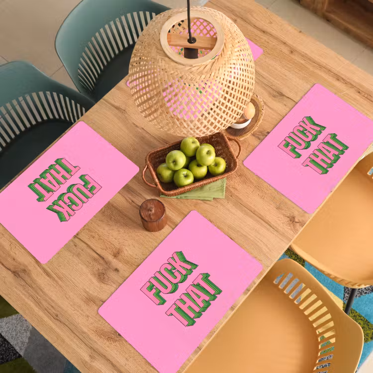 Tekst - Bold - Roze Placemat vinyl groot -zzsfeer5_Kitchenyeah-website