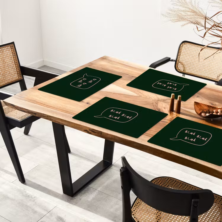 Tekstwolkje - Donkergroen - BLAH BLAH BLAH Placemat vinyl groot -zzsfeer4_Kitchenyeah-website