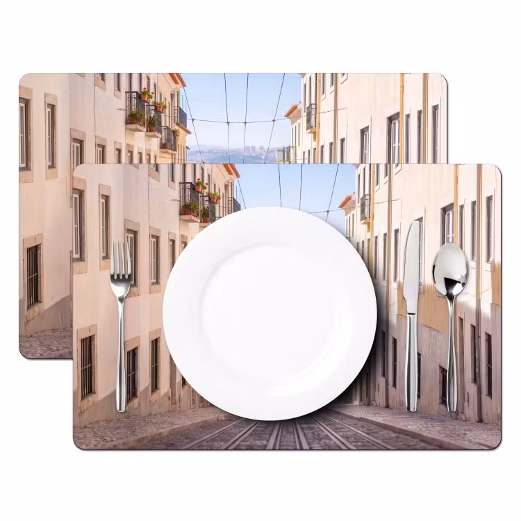 Tram - Straat - Stad - Architectuur - Geel Placemat vinyl groot -zzsfeer2_Kitchenyeah-website