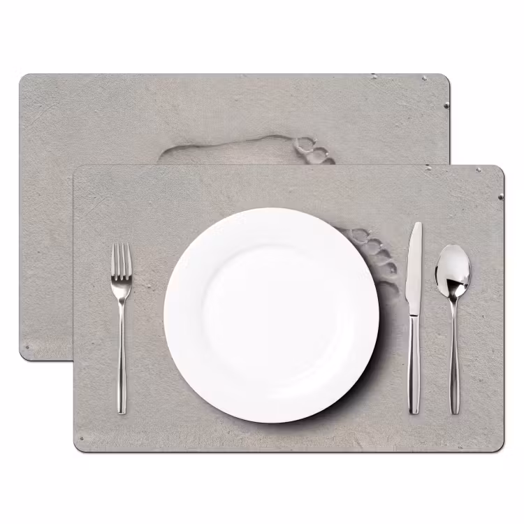 Voeten - Afdrukken - Zand Placemat vinyl groot -zzsfeer2_Kitchenyeah-website