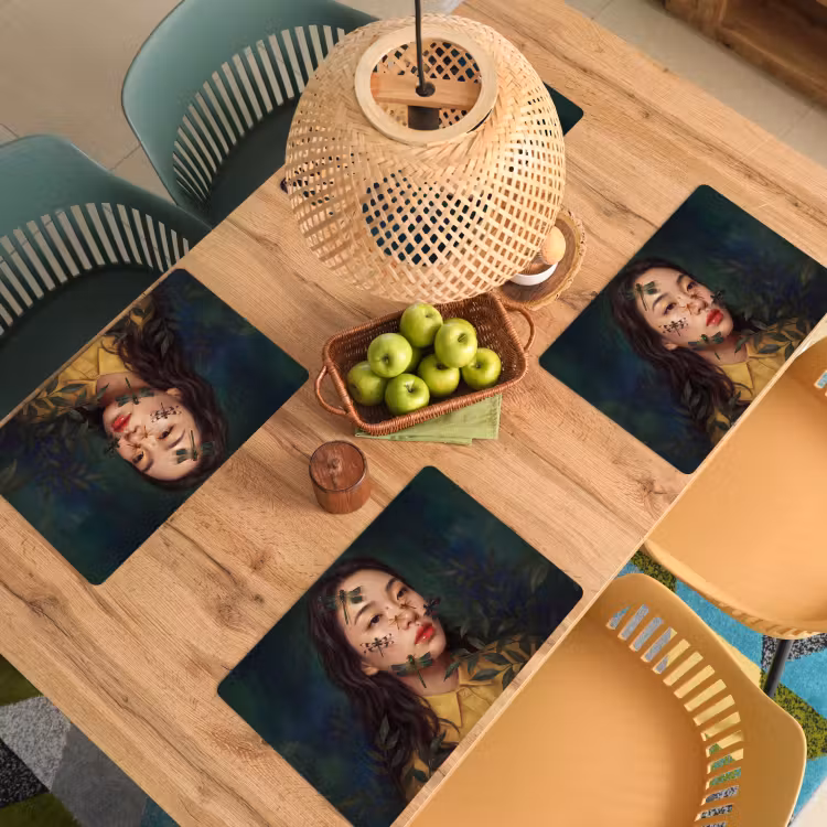 Vrouw - Insecten - Natuur - Portret - Groen Placemat vinyl groot -zzsfeer5_Kitchenyeah-website