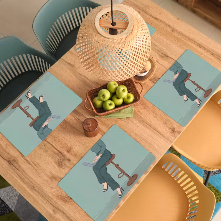 Vrouw - Laptop - Zittend - Illustratie - Groen Placemat vinyl groot -zzsfeer5_Kitchenyeah-website