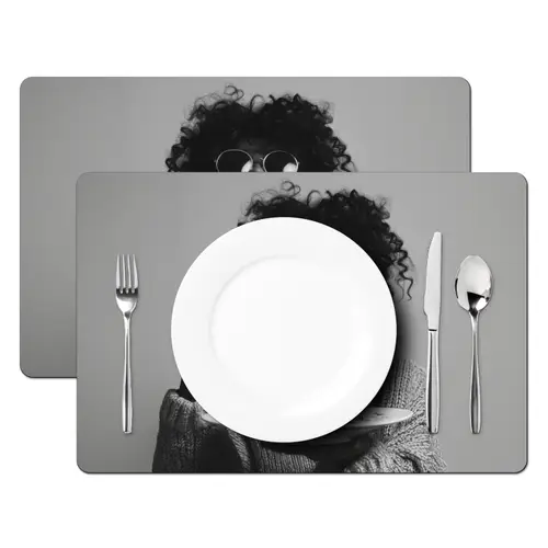 Vrouw - Pasta - Zwart - Wit Placemat vinyl groot -zzsfeer2_Kitchenyeah-website