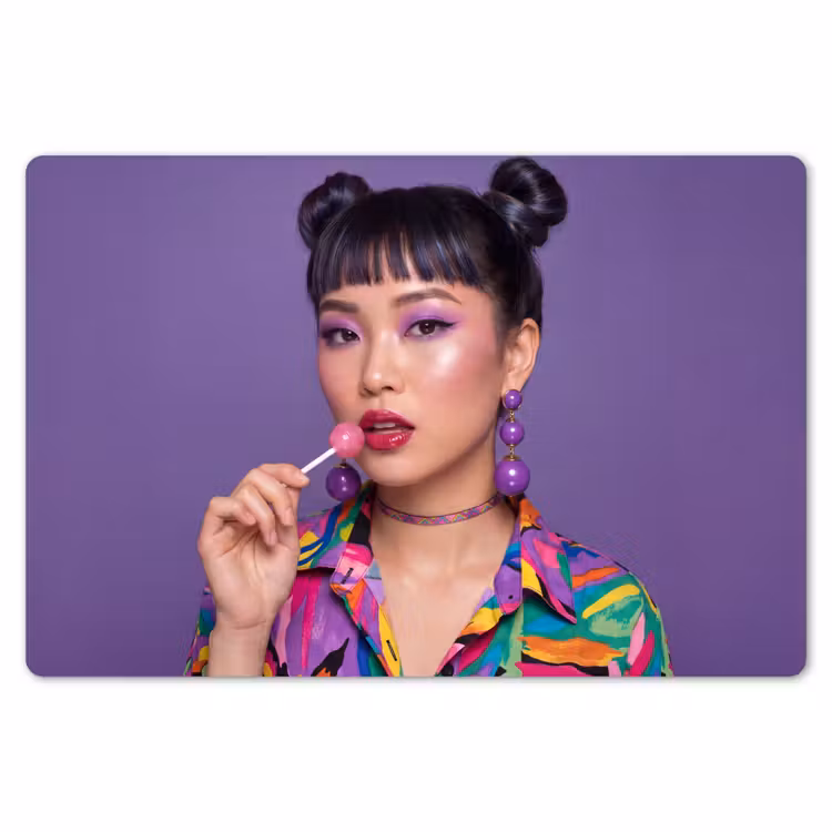 Vrouw - Portret - Make-up - Paars - Levendig Placemat vinyl groot -zzsfeer1_Kitchenyeah-website