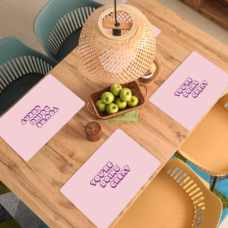 You're doing great - Roze - Bubble letters Placemat vinyl groot -zzsfeer5_Kitchenyeah-website