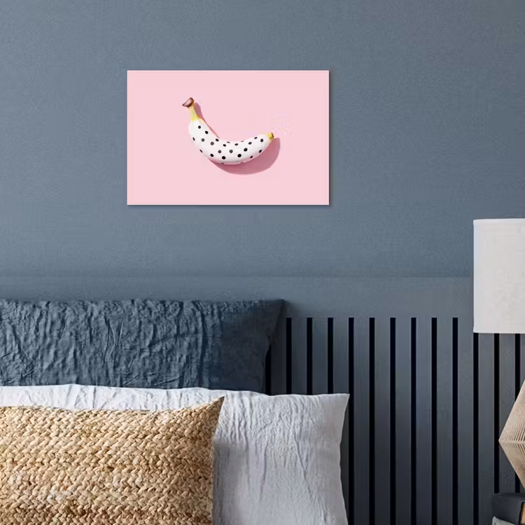 Banaan - Stippen - roze poster papier klein -sfeer2