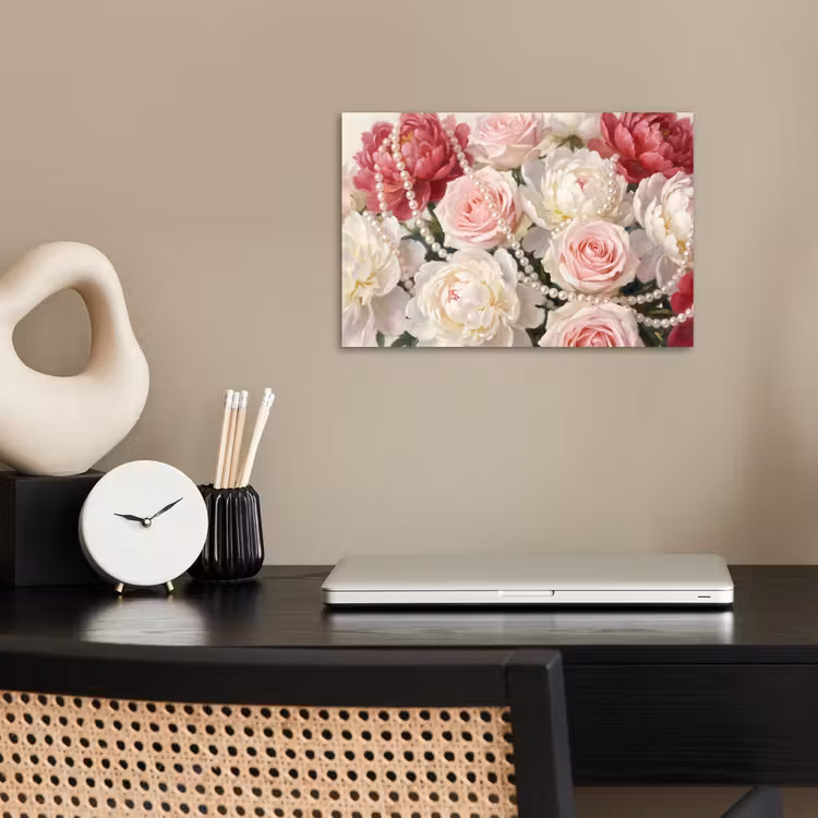 Bloemen - Parels - Romantiek - Klassiek - Roze poster papier klein -sfeer1