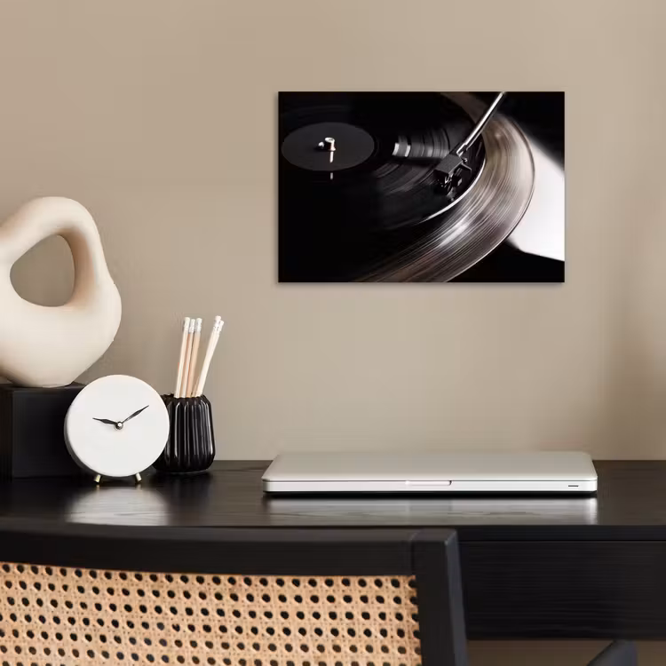 Close-up - Vinylplaat - Platenspeler - Zwart poster papier klein -sfeer1