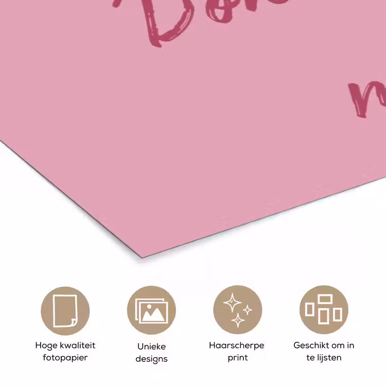 Eat me out don't stress me out - Roze - Handgeschreven poster papier klein -closeup_NL