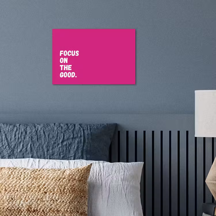 Focus on the good - Roze - Simple poster papier klein -sfeer2