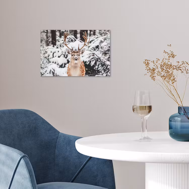 Hert - Sneeuw - Winter - Bos - Dieren poster papier klein -sfeer3
