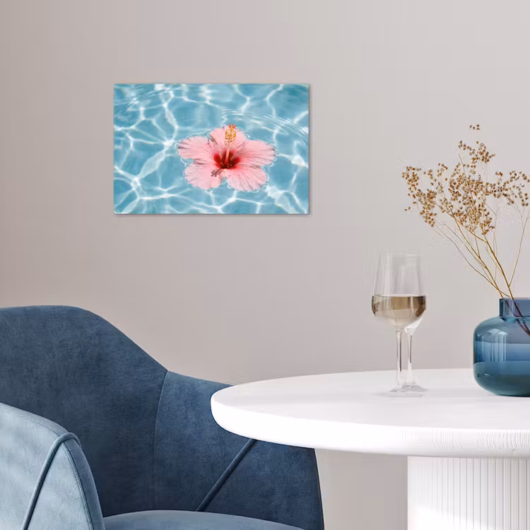 Hibiscus - Water - Roze poster papier klein -sfeer3