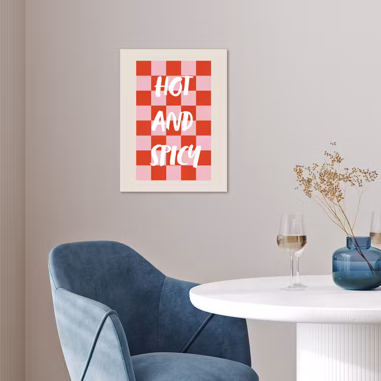Hot - Spicy - Geruit - Rood poster papier klein -sfeer3