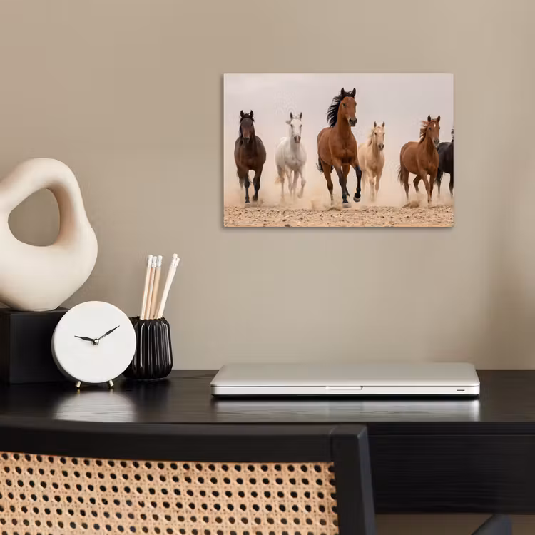 Kudde paarden - Stofwolk - Bruin - Zwart poster papier klein -sfeer1