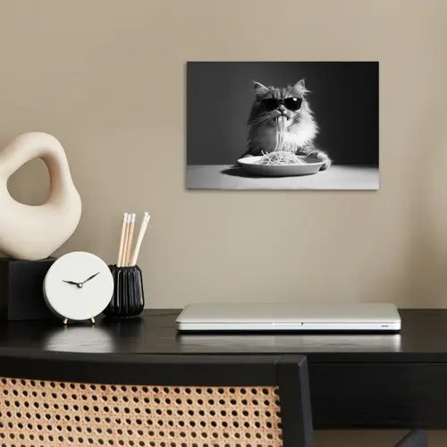 Langharige kat - Zonnebril - Spaghetti - Humor - Zwart - wit poster papier klein -sfeer1