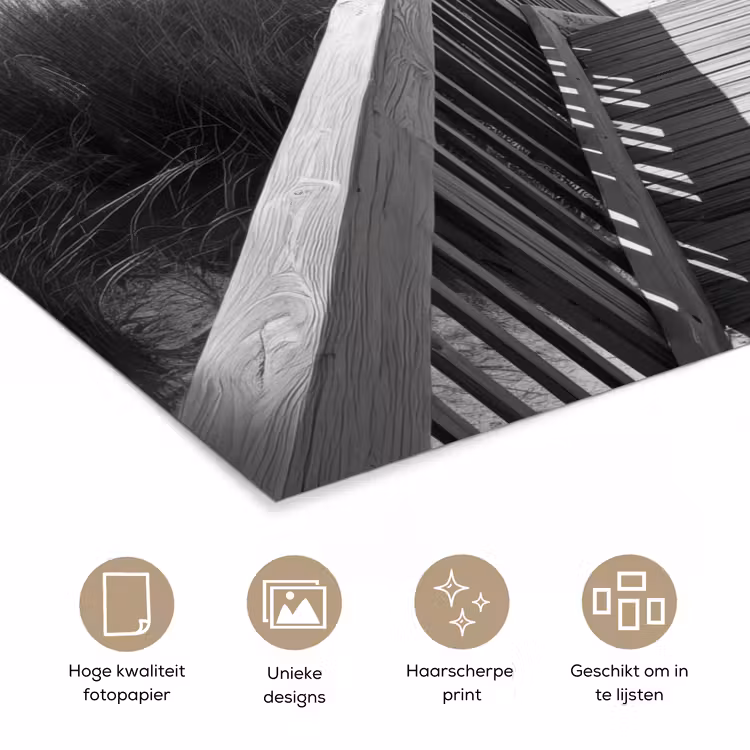 Loopbrug - Hout - Strand - Zee poster papier klein -closeup_NL
