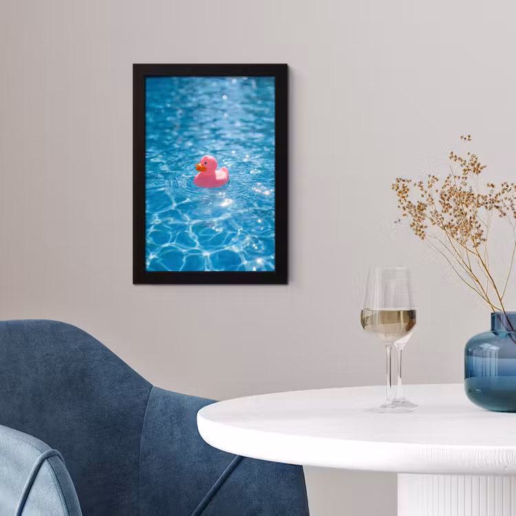 Badeend - Dobberend - Roze fotolijst zwart zonder passe partout klein -sfeer4