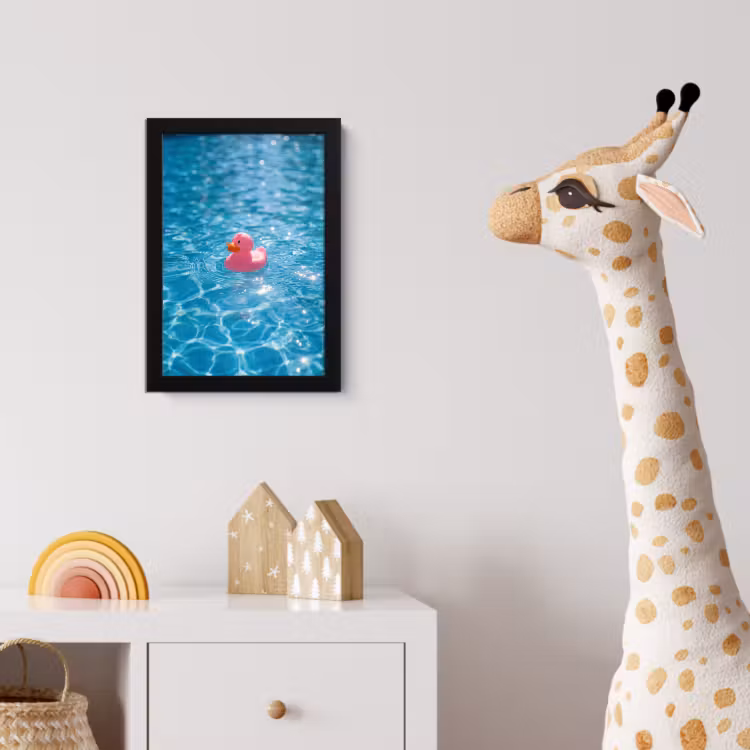 Badeend - Dobberend - Roze fotolijst zwart zonder passe partout klein -usfeer4_kinderkamer