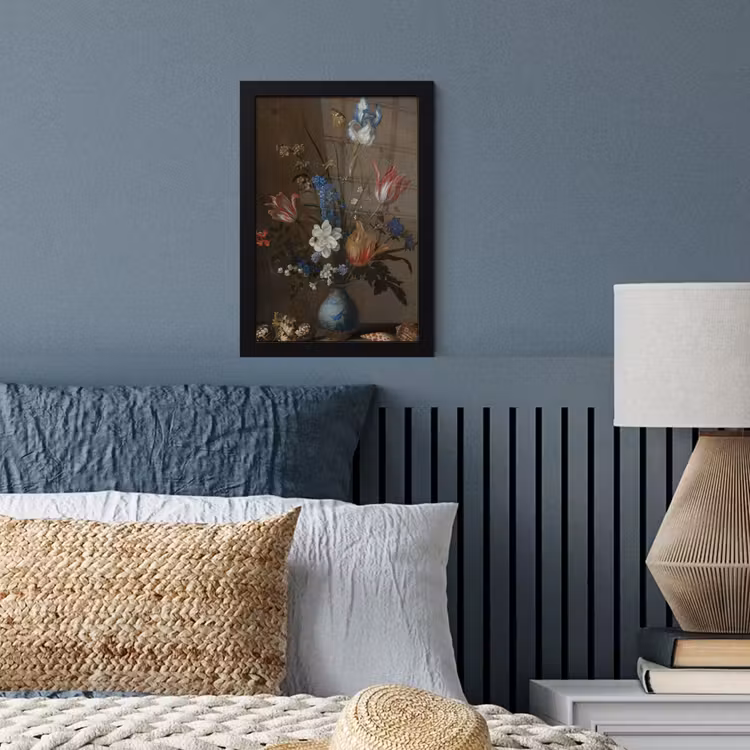 Bloemen in een Wan-Li vaas en schelpen - Schilderij van Balthasar van der Ast fotolijst zwart zonder passe partout klein -sfeer3