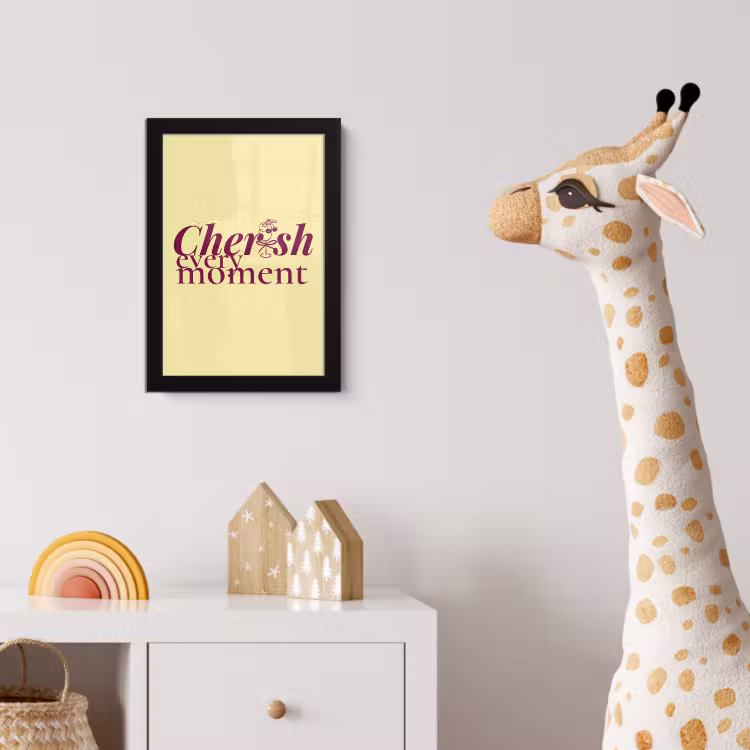 Cherish every moment - Cocktailglas - Geel fotolijst zwart zonder passe partout klein -usfeer4_kinderkamer