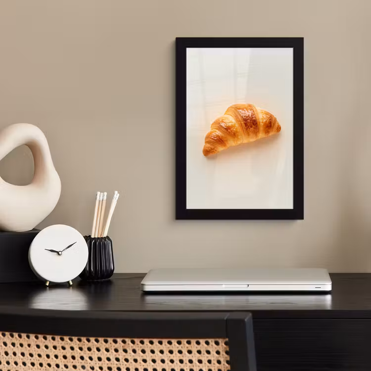 Croissant - Brood - Beige fotolijst zwart zonder passe partout klein -sfeer1