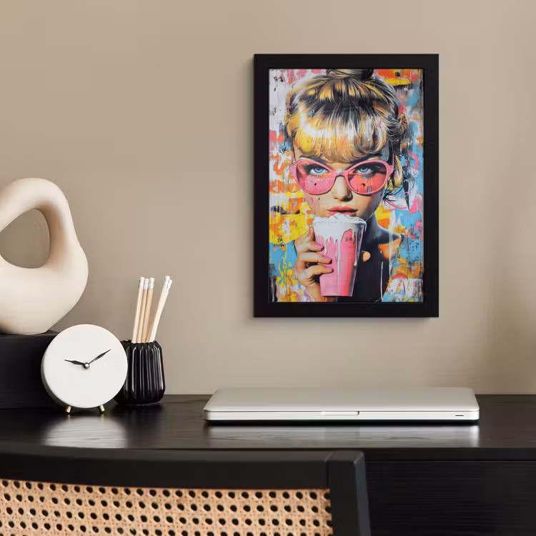 Expressief - Milkshake - Vrouw - Felle kleuren fotolijst zwart zonder passe partout klein -sfeer1