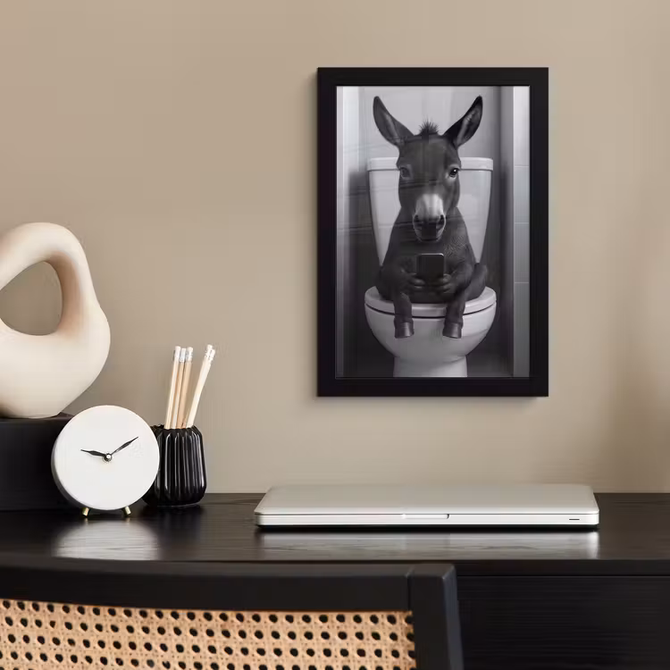 Ezel - Telefoon - Toilet - Zwart - Wit fotolijst zwart zonder passe partout klein -sfeer1